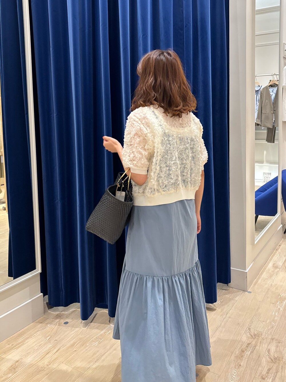 「ワンピース、ワンピーススタイル、キャミワンピ、カーディガン、シフォン、シンプルコーデ、オトナカジュアル、オトナ女子、大人コーデ、お出かけコーデ、休日スタイル、夏コーデ」|「NOLLEY’Sの2WAYキャミワンピース(ワンピース、ブルー系)」を使った、nol komatsubaraさん(レディース・159cm)の夏コーディネートの5枚目の写真