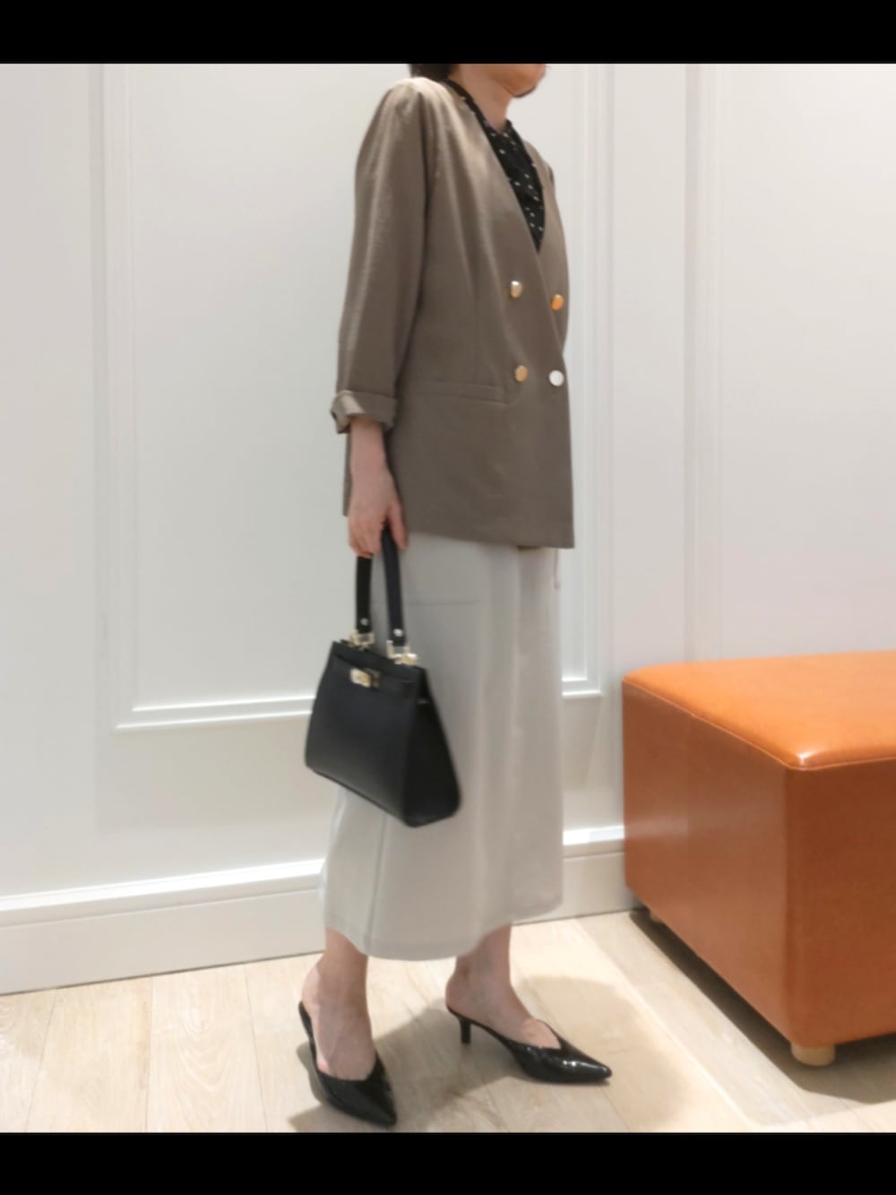 「シンプルスタイル、着回しコーデ、ブラウン」｜「MICO COULIERのサップノーカラージャケット（ノーカラージャケット、イエロー系）」を使った、nol machikoさん（レディース・159cm）の夏コーディネートの3枚目の写真