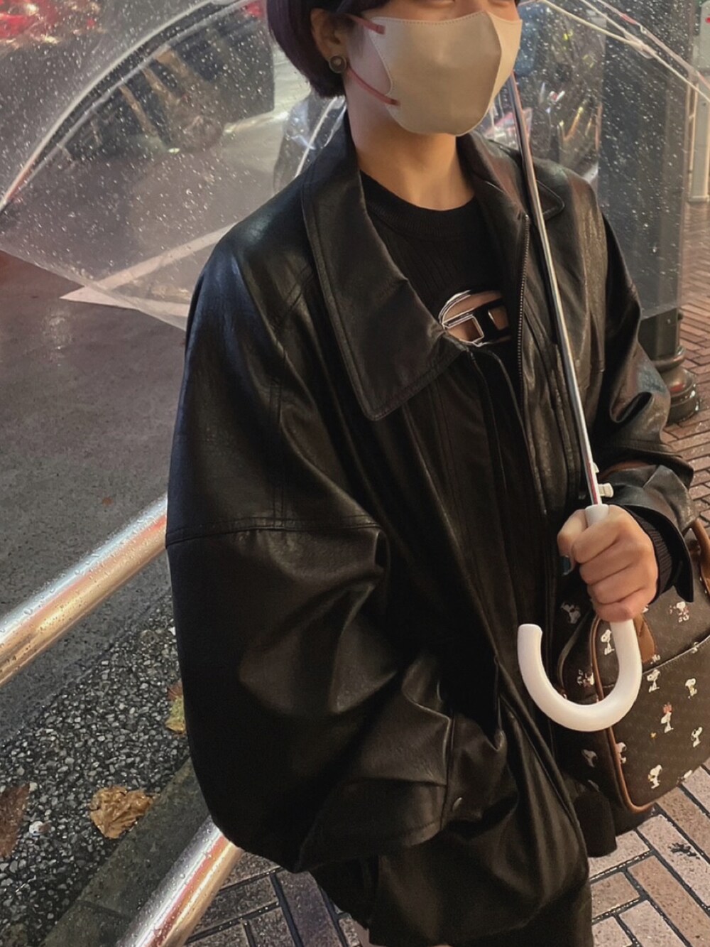 「ootd、ブラックコーデ、Diesel、FREAK’Ｓ STORE、シアーソックス」｜「FREAK'S STOREのフェイクレザーブルゾン（ライダースジャケット、ブラック系）」を使った、miioo2さん（レディース・161cm）の冬コーディネートの2枚目の写真