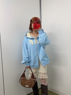 neutral by ciaopanic】フラワーロゴフリルダブルジップパーカーを使っ