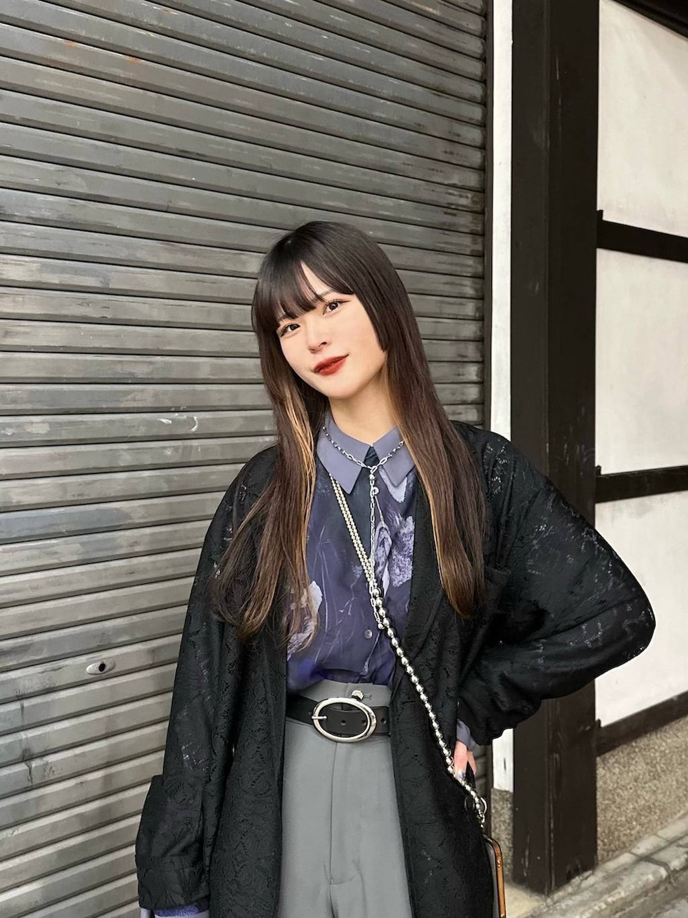 「モード、高身長、きれいめ、春コーデ、体型カバー、若見え、高見え、モテ、HARE、着痩せ・細見え」｜「HAREのトロミカタアキショートシャツ(HARE)（シャツ/ブラウス、パープル系）」を使った、marinさん（レディース・165cm）の春コーディネートの2枚目の写真
