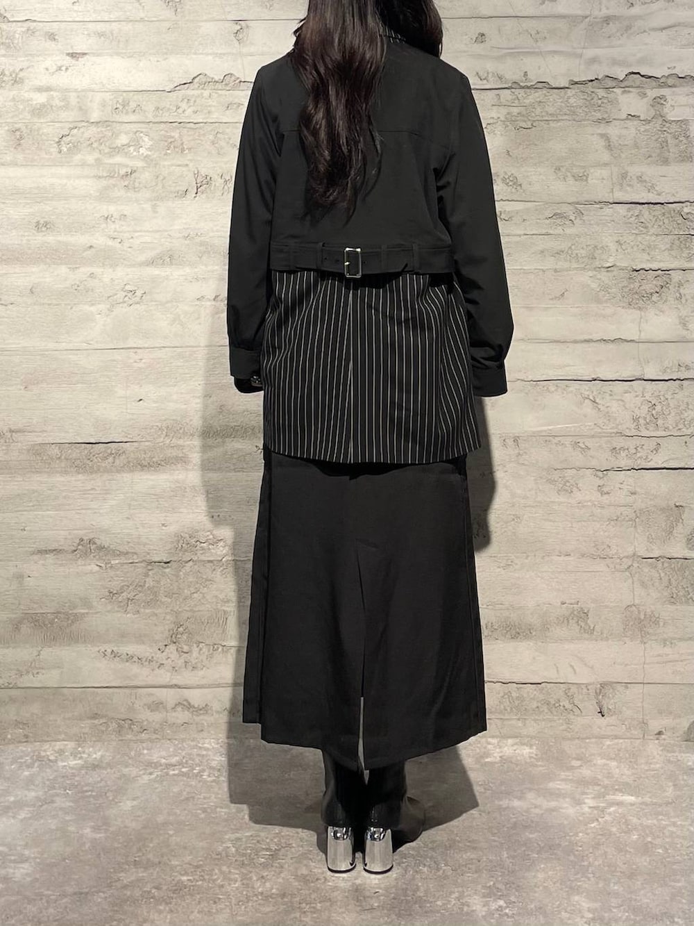 「モード、高身長、きれいめ、春コーデ、体型カバー、若見え、高見え、モテ、HARE、着痩せ・細見え」｜「HAREのメタルヒールストレッチブーツ(HARE)（ブーツ、ブラック系）」を使った、marinさん（レディース・165cm）の冬コーディネートの3枚目の写真