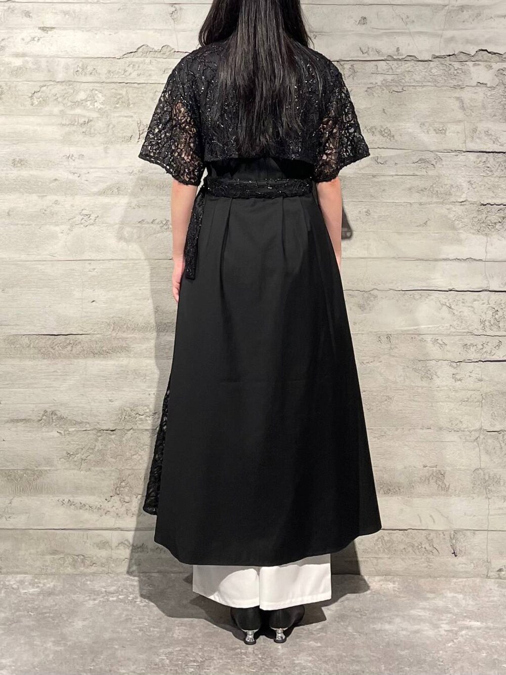 「モード、高身長、きれいめ、春コーデ、体型カバー、若見え、高見え、モテ、HARE、着痩せ・細見え」｜「HAREのラメレースキリカエジップワンピース(HARE)（ワンピース、ブラック系）」を使った、marinさん（レディース・165cm）の夏コーディネートの3枚目の写真