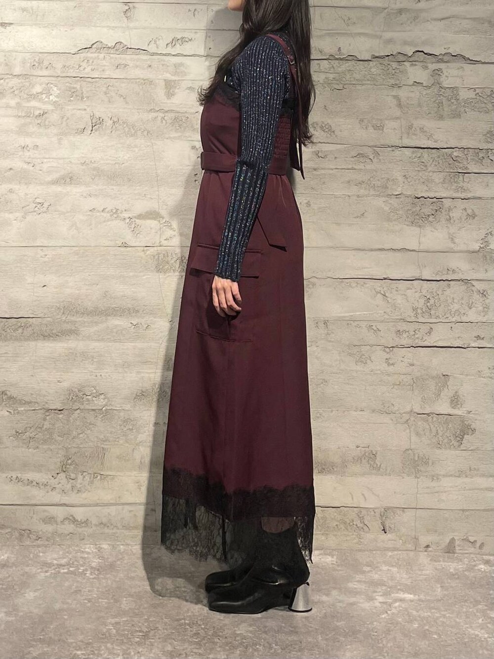 「モード、高身長、きれいめ、春コーデ、体型カバー、若見え、高見え、モテ、HARE、着痩せ・細見え」｜「HAREのラメランダムリブニット(HARE)（ニット/セーター、ブルー系）」を使った、marinさん（レディース・165cm）の秋コーディネートの2枚目の写真