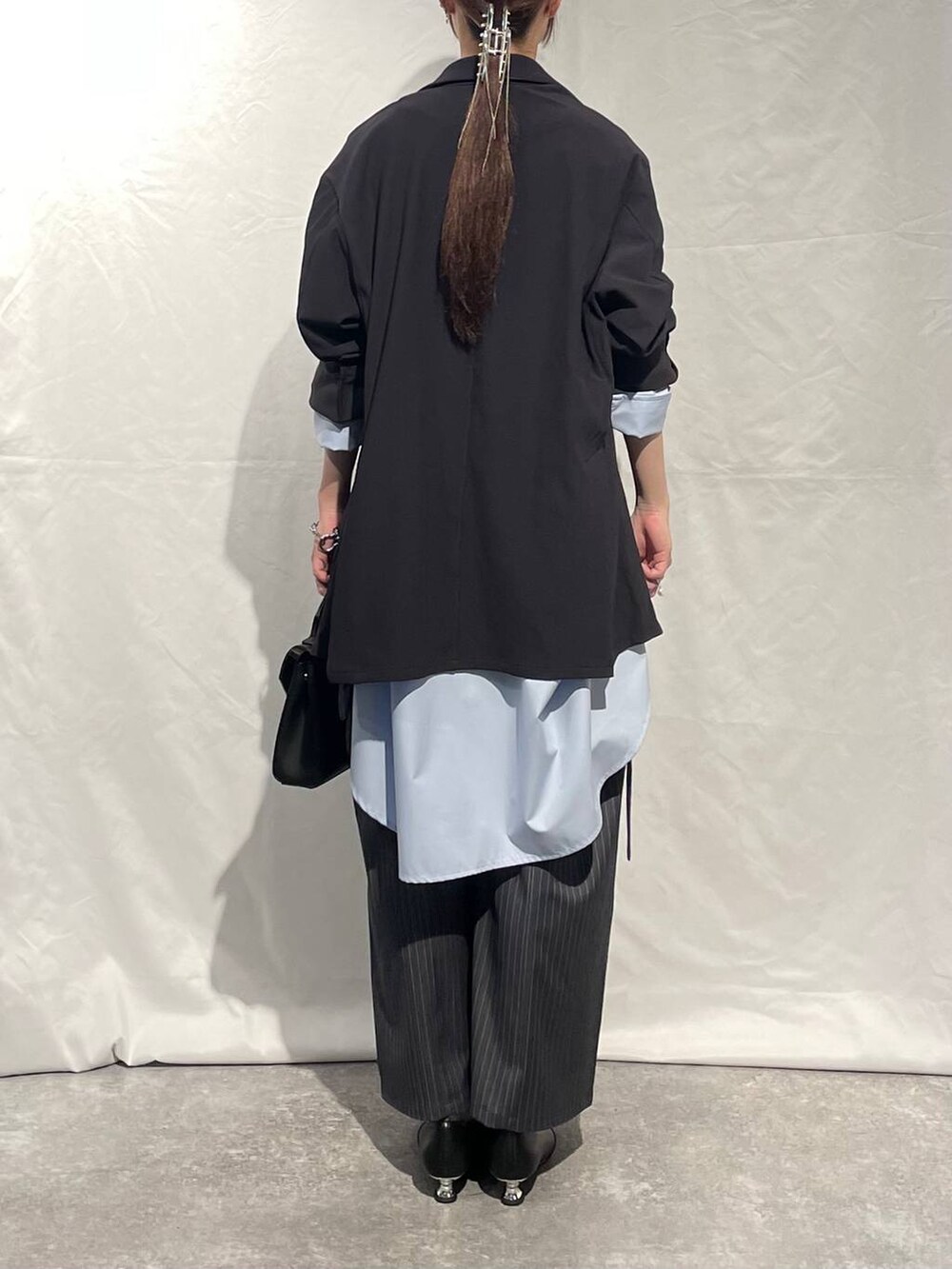 「モード、高身長、きれいめ、春コーデ、体型カバー、若見え、高見え、モテ、HARE、着痩せ・細見え」|「HAREの【SET UP対応】カットプリーツジャケット(HARE)(テーラードジャケット、ブラック系)」を使った、marinさん(レディース・165cm)の春コーディネートの3枚目の写真