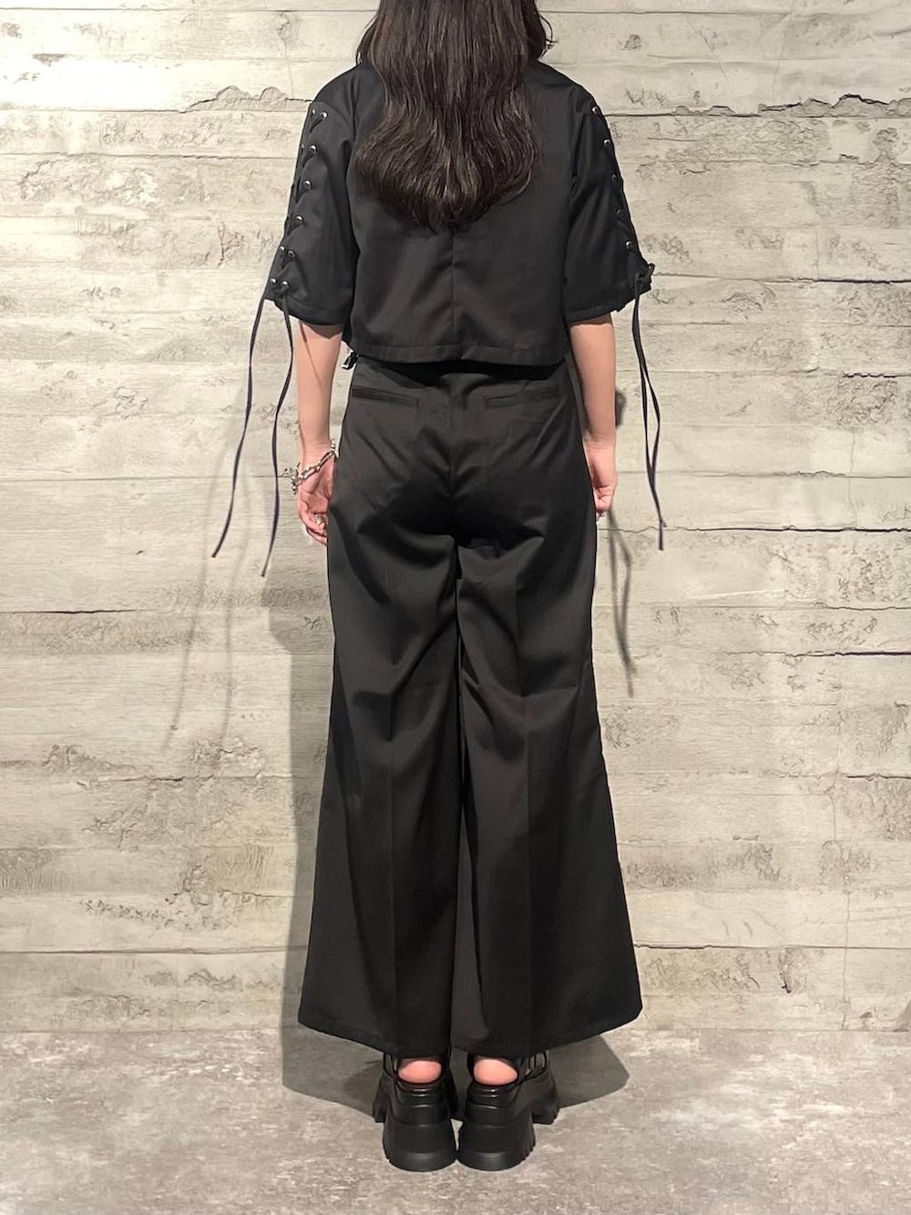 「モード、モテ、高身長、きれいめ、春コーデ、体型カバー、若見え、高見え、HARE、着痩せ・細見え」｜「HAREのレースアップショートジャケット(HARE)（テーラードジャケット、ブラック系）」を使った、marinさん（レディース・165cm）の春コーディネートの3枚目の写真