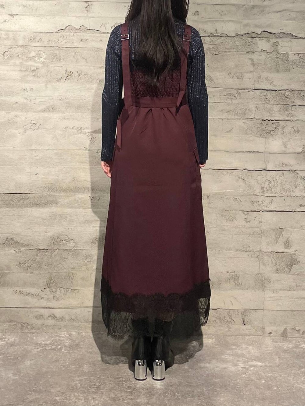 「モード、高身長、きれいめ、春コーデ、体型カバー、若見え、高見え、モテ、HARE、着痩せ・細見え」｜「HAREのラメランダムリブニット(HARE)（ニット/セーター、ブルー系）」を使った、marinさん（レディース・165cm）の秋コーディネートの3枚目の写真