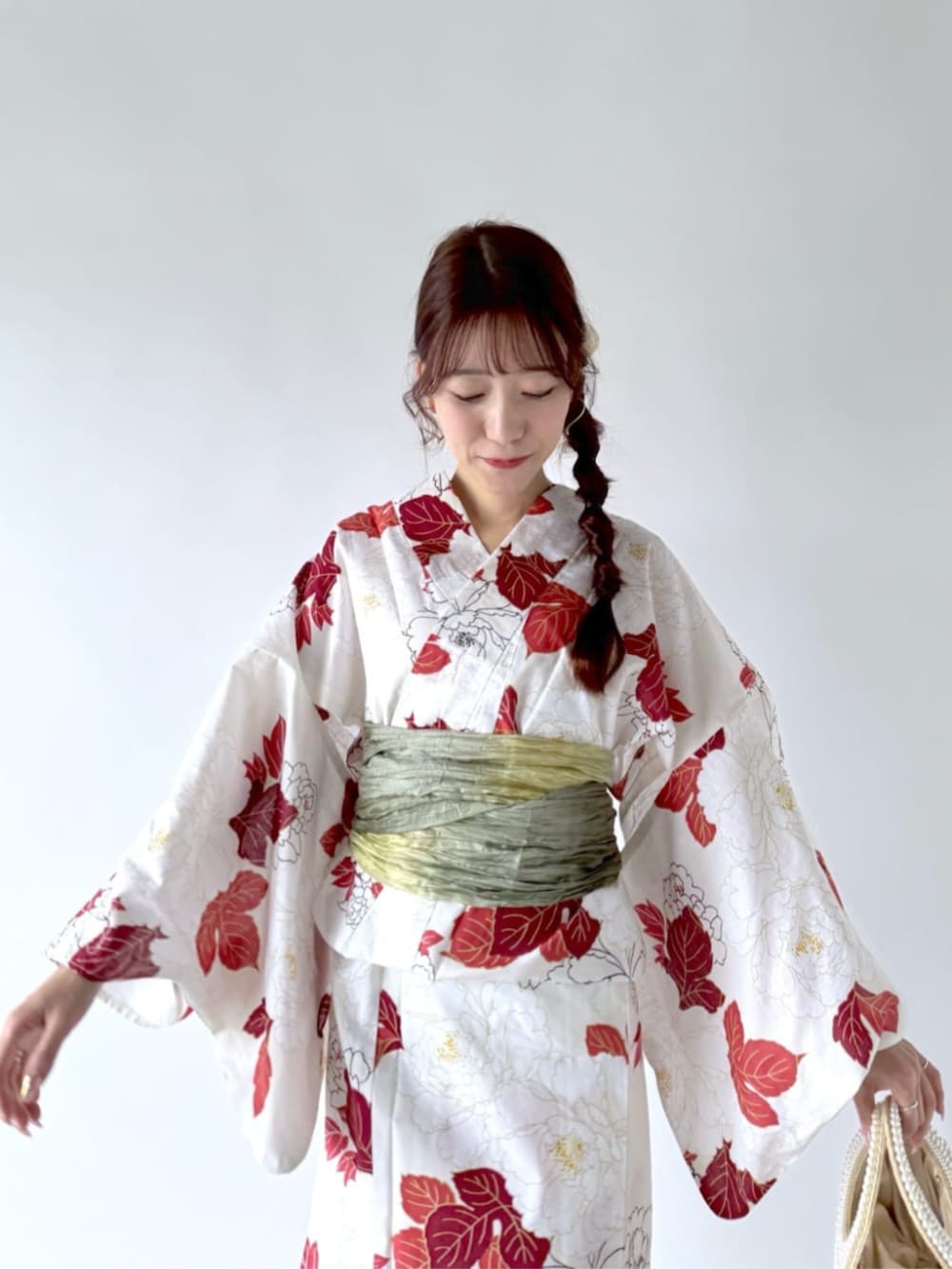 「浴衣、浴衣女子、浴衣コーデ、夏コーデ、オトナ女子、初夏コーデ、お洒落さんとつながりたい、甘めカジュアル、レディースファッション、大人かわいい」｜「La boutique BonBonの【ご好評につき復刻】パールハンドルバスケットS/チェーン付（かごバッグ、ベージュ系）」を使った、La boutique BonBonさん（骨格ウェーブ・レディース・158cm）の春コーディネートの4枚目の写真