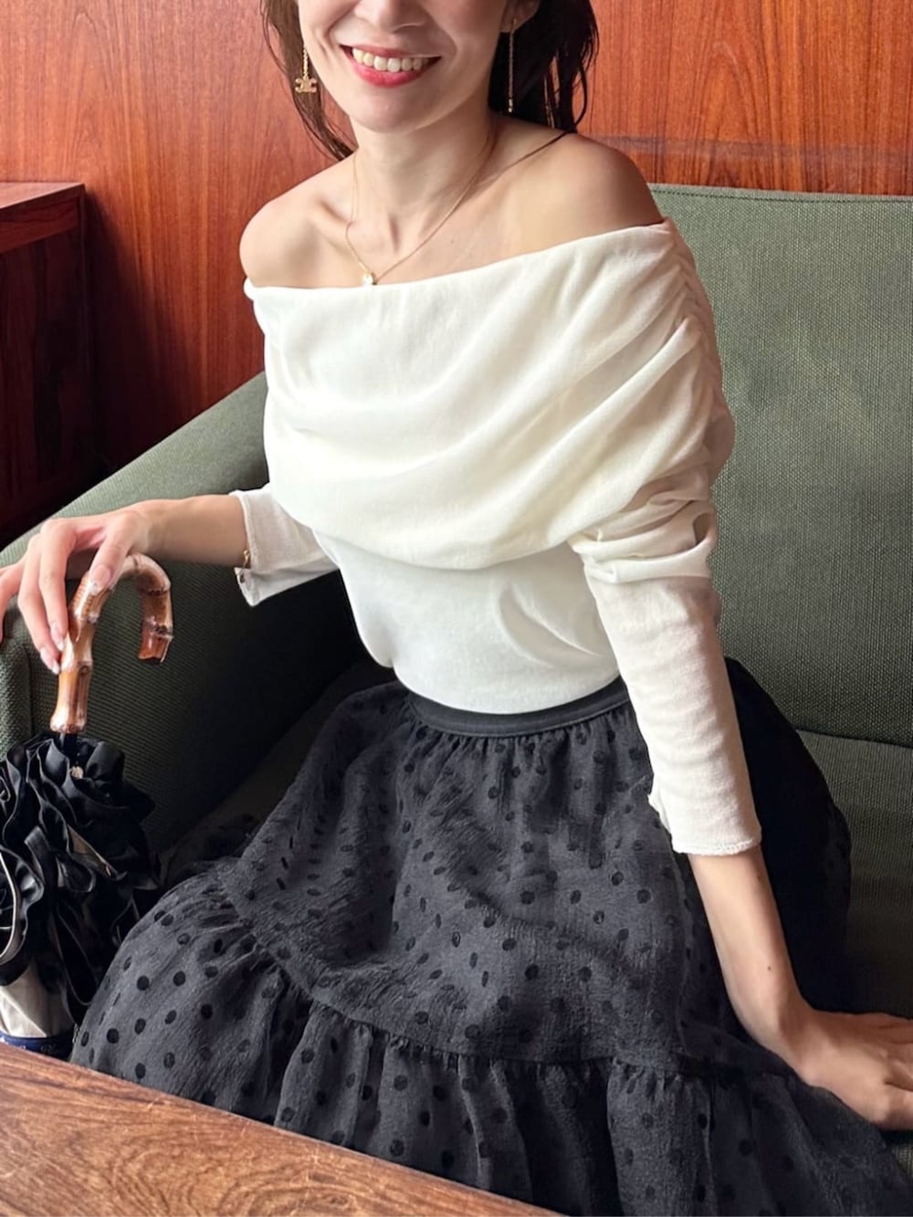 【激安大特価！】 La トップス ブラック オフショルダー BonBon boutique トップス