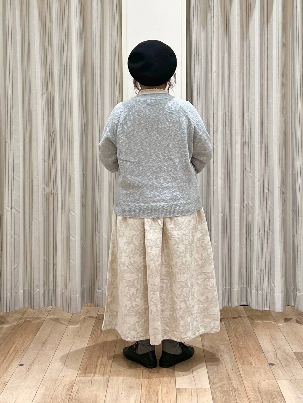 「ゆったり、体型カバー、ナチュラル、ワンピース、クリップスタッフ_studio CLIP、ベーシック/シンプル、ショルダーバッグ、studio CLIP、ベレー帽、キャミワンピース、ニット、クリップDAYS_studio CLIP、レースアップシューズ」|「studio CLIPの3ROOMおでかけショルダー(ショルダーバッグ、ブラック系)」を使った、nan3733さん(レディース・155cm)の冬コーディネートの5枚目の写真