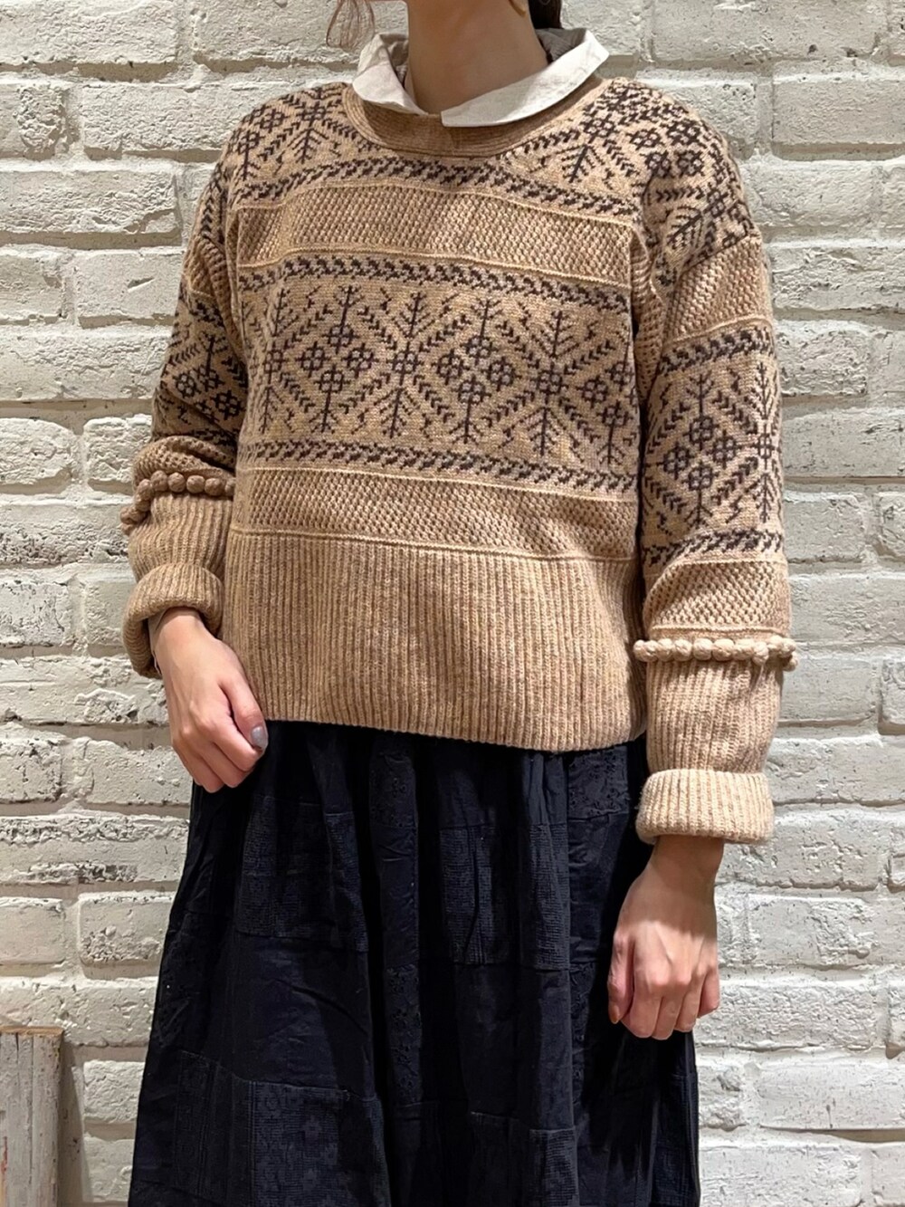 「TSUHARU by Samansa Mos2のモノグラム刺繍ブラウス(シャツ/ブラウス、ベージュ系)」を使った、いっしき🐻さん(レディース・163cm)の冬コーディネートの2枚目の写真