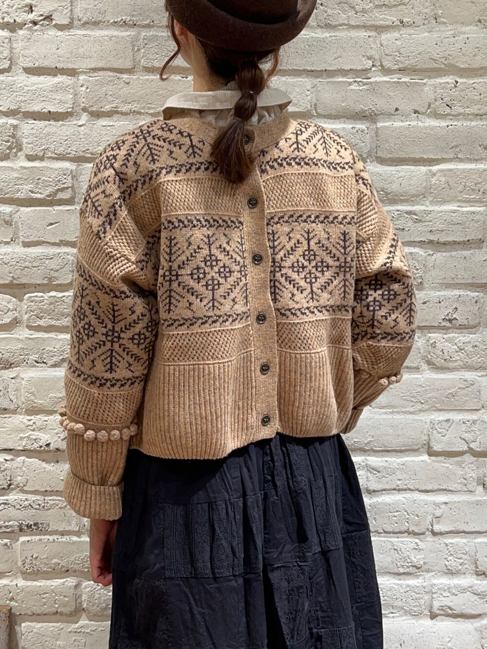 「TSUHARU by Samansa Mos2のモノグラム刺繍ブラウス(シャツ/ブラウス、ベージュ系)」を使った、いっしき🐻さん(レディース・163cm)の冬コーディネートの5枚目の写真