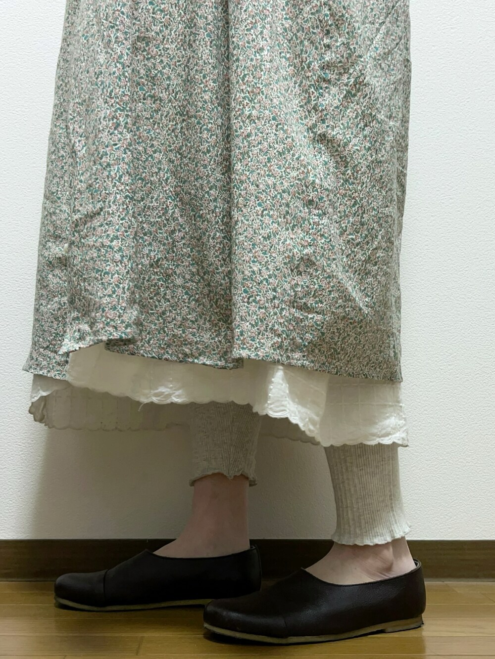 「Samansa Mos2のレースコサージュピアス(ピアス(両耳用)、ホワイト系)」を使った、いっしき🐻さん(レディース・163cm)の春コーディネートの3枚目の写真