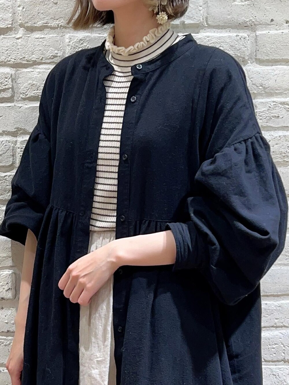 「サマンサ モスモス(Samansa Mos2)、Samansa Mos2、SM2、秋冬コーデ、ゆるコーデ、ワンピース、ボリューム袖、リブニット、ハイネック、ボーダー、ボーダートップス、ボーダーニット、リネン、ベレー帽、バレエシューズ」|「Samansa Mos2のウールバスクベレー(ハンチング/ベレー帽、ブラック系)」を使った、いっしき🐻さん(レディース・163cm)の冬コーディネートの2枚目の写真