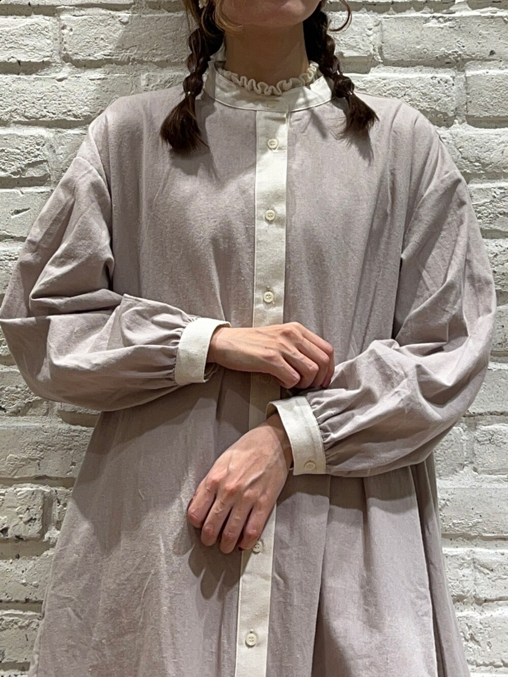 「チェック、ワンピース、ワントーンコーデ、ボア、秋のコーデ、ナチュラル、冬コーデ、SM2、ロングコート、モカシン、シンプルコーデ、ゆるコーデ、サマンサ モスモス(Samansa Mos2)、秋コーデ、チェック柄に恋してる」|「Samansa Mos2のボアロールワッチ(ニットキャップ/ビーニー、ブラウン系)」を使った、いっしき🐻さん(レディース・163cm)の秋コーディネートの5枚目の写真