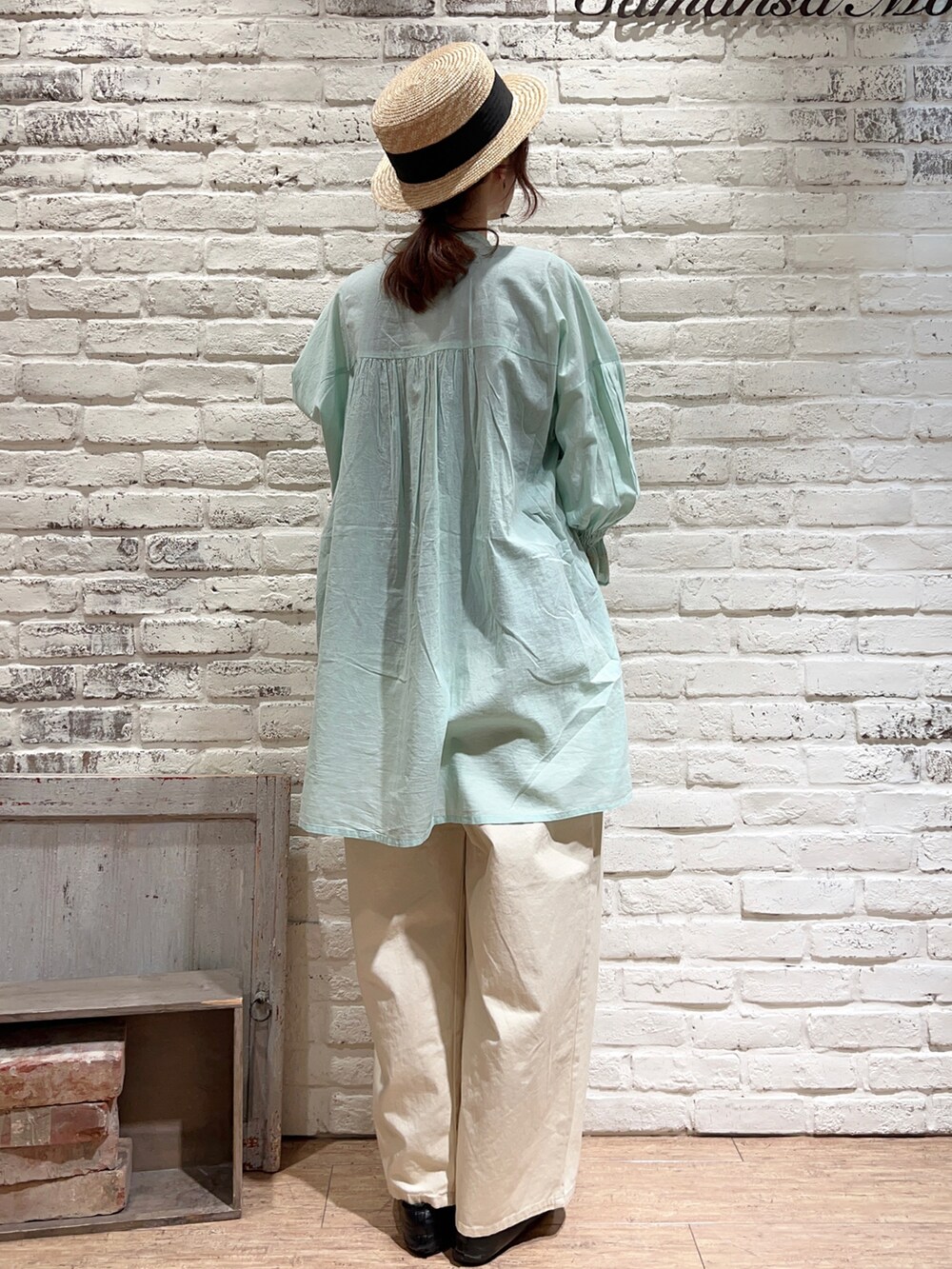 「サマンサ モスモス(Samansa Mos2)、SM2、春コーデ、ゆるコーデ、シンプルコーデ、カジュアルコーデ、刺繍、チュニック、ボリューム袖、ミントグリーン、パステル映える春、パステルカラー、ワイドパンツ、カンカン帽、バレエシューズ」|「Samansa Mos2の裾レースノースリカットソー(Tシャツ/カットソー、ブラック系)」を使った、いっしき🐻さん(レディース・163cm)の春コーディネートの5枚目の写真