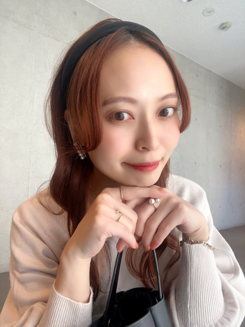 「春のNewスタイル、お出かけコーデ、シンプルコーデ、大人カジュアル、春色、休日スタイル、淡色コーデ」｜「Lil Ambitionの【セット着用可】バギーパンツ（その他パンツ、ブルー系）」を使った、maiさん（レディース・162cm）の春コーディネートの2枚目の写真