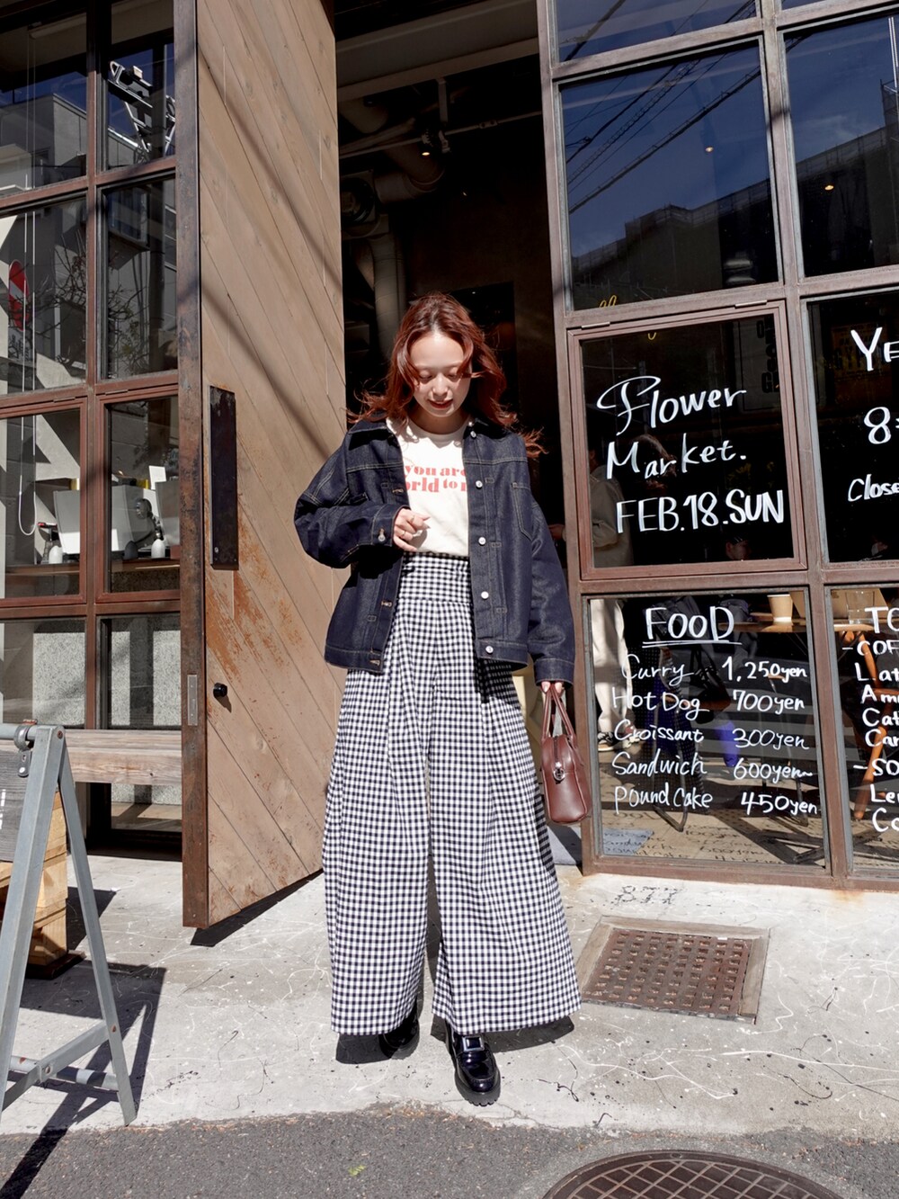 「今日のコスメと服、デニム、春アウター、デートコーデ、春コーデ、ローファー、プチプラ、春服みてみて、パステルカラー、お出かけコーデ、春のおしゃ見えテクニック、カジュアルコーデ、春のNewスタイル」｜「RANDAの3WAY ヒールアップシューズ（ローファー、ブラック系）」を使った、maiさん（レディース・162cm）の春コーディネートの3枚目の写真