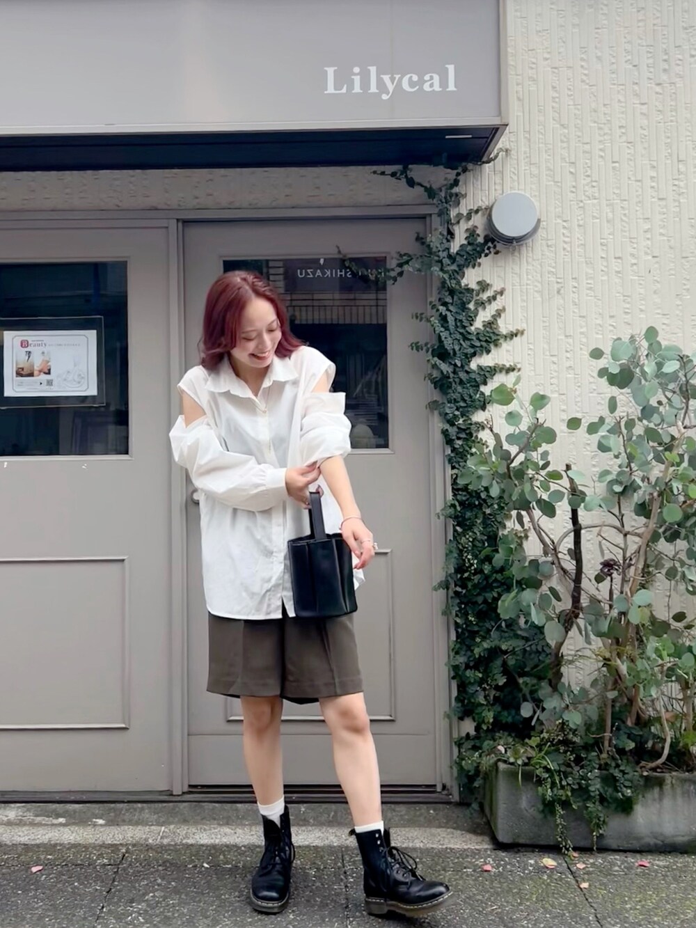 「このスタイルがお気に入り、今日のコスメと服、ハーフパンツ、厚底シューズ、厚底ブーツ、お出かけコーデ、きれいめカジュアル、シアートップス、モノトーン、夏コーデ、休日スタイル、アツいコーデ全部見せ、秋服まるっと大公開」|「MURUAのタックハーフパンツ(スラックス、ブラウン系)」を使った、maiさん(レディース・162cm)の夏コーディネートの4枚目の写真