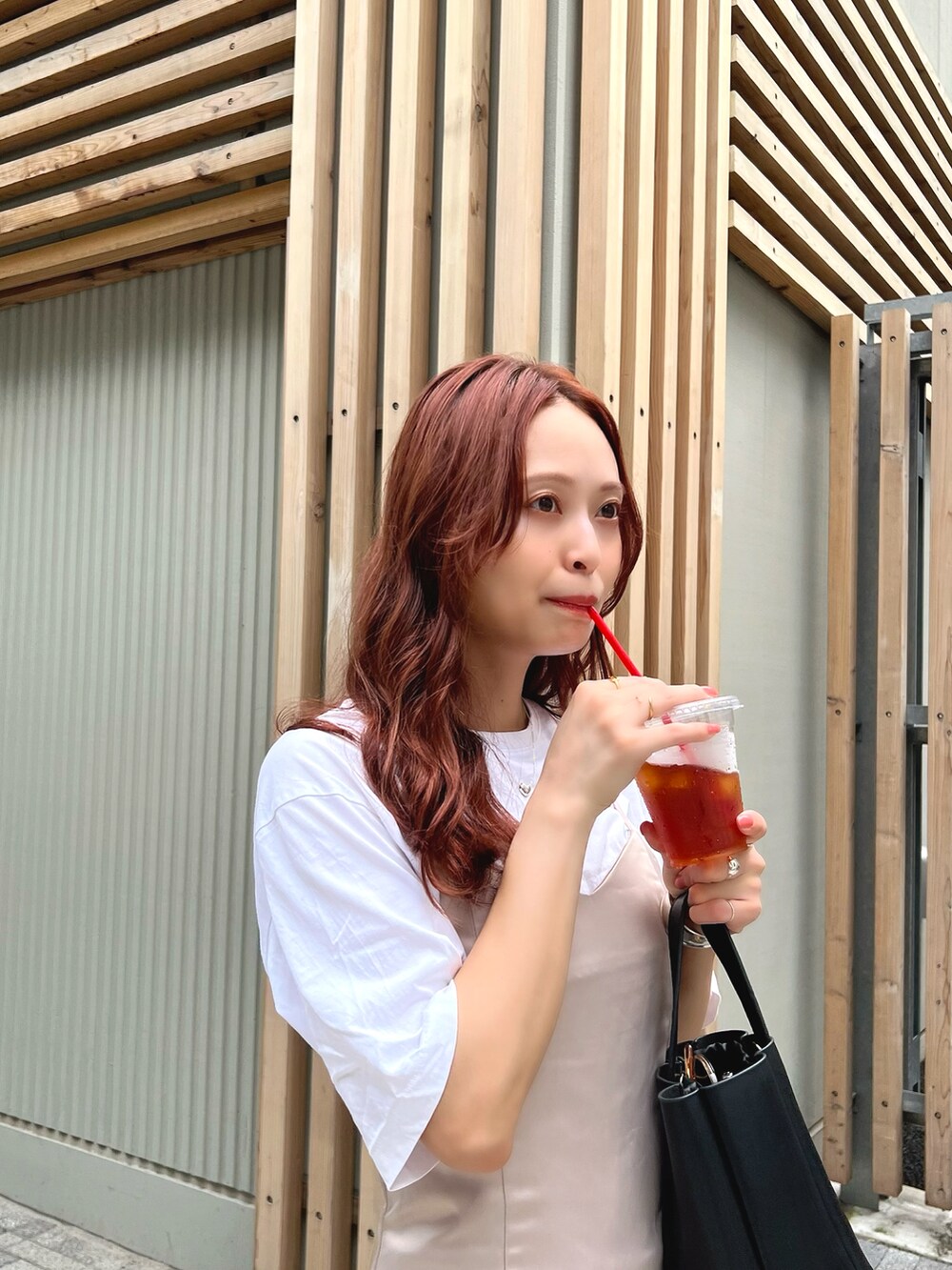 「みんなの白Tフェス、着回しコーデ、休日スタイル、プチプラ、淡色コーデ、ワンピース、韓国ファッション、お出かけコーデ、キャミワンピ、オフィスカジュアル、アツいコーデ全部見せ、今日のコスメと服」|「maisoncouleurのアイテム(バッグ、ブラック系)」を使った、maiさん(レディース・162cm)の夏コーディネートの2枚目の写真