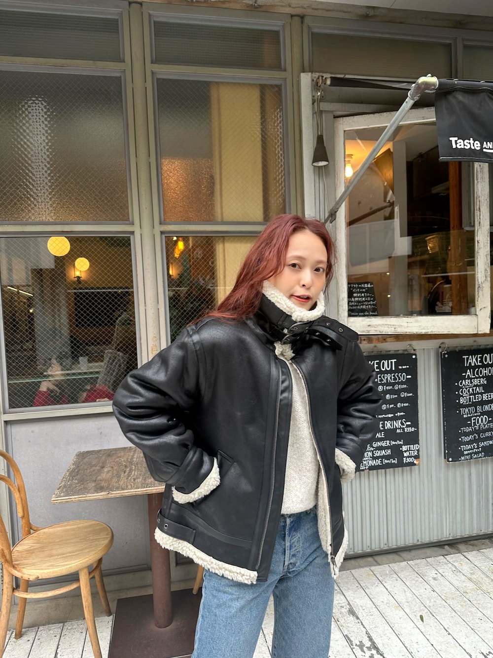 「新星WEARISTAにエントリー、今日のコスメと服、休日スタイル、古着MIX、マイベストコーデ2023、お出かけコーデ、レザー、ストリート」｜「Ungridのフェイクムートンボアブルゾン ( ボンバージャケット )（ブルゾン、ブラック系）」を使った、maiさん（レディース・162cm）の冬コーディネートの2枚目の写真