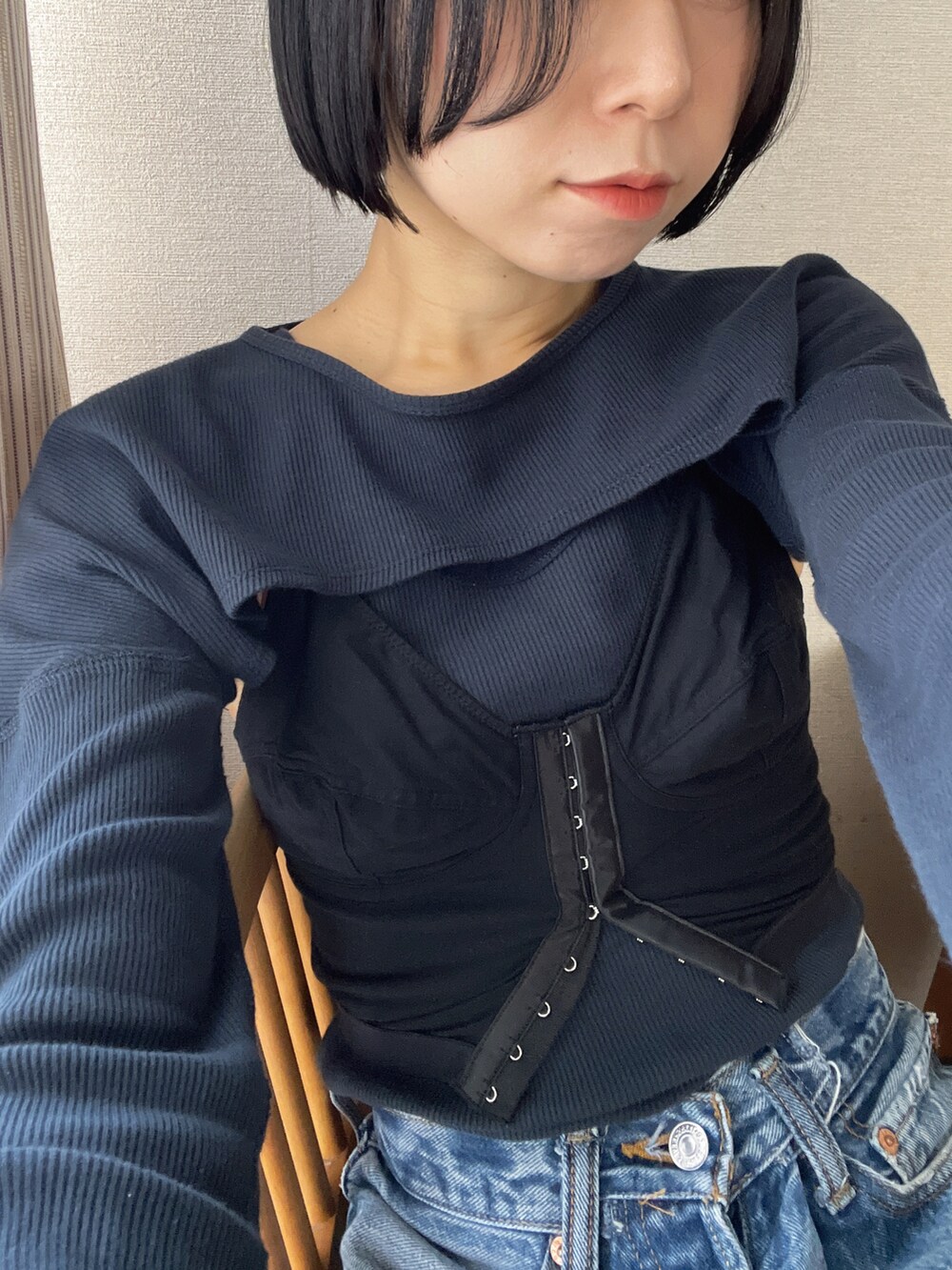 「秋服まるっと大公開、overneath、old park、MM6、MM6 Maison Martin Margiela、ブーツ、デニム、大人カジュアル、キレイめカジュアル、レイヤードスタイル、ブルー、秋冬コーデ、デニムコーデ、デニムパンツ、ブルーコーデ」｜「overneathのアイテム（タンクトップ、ブルー系）」を使った、yunaさん（レディース・157cm）の秋コーディネートの2枚目の写真