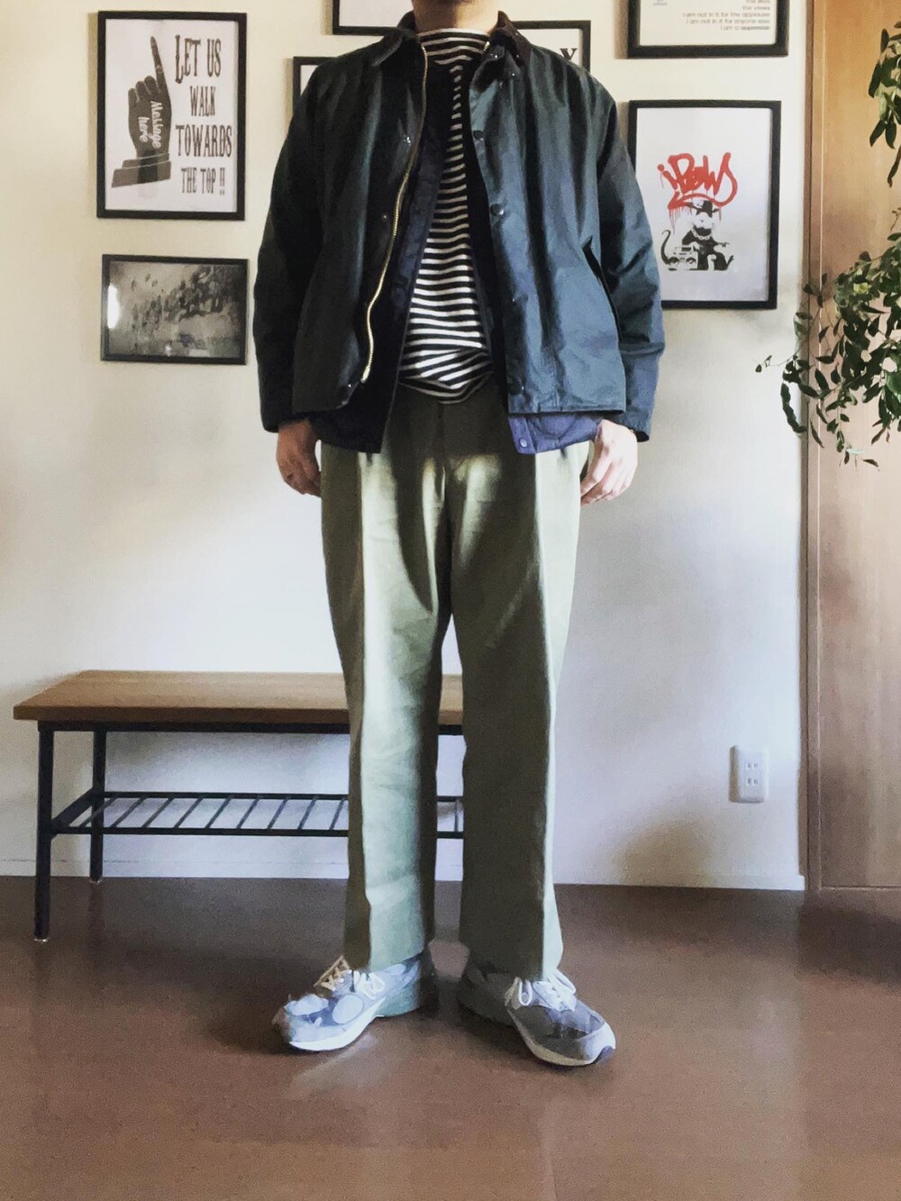 「大人コーデ、カジュアル、バブアー、barbour、BARBOUR STYLE、barbourtransport」｜「Barbourの＜Barbour(バブアー)＞ TRANSPORT JKT/アウター（その他アウター、グリーン系）」を使った、hs_ngy17さん（メンズ・185cm）の冬コーディネートの2枚目の写真