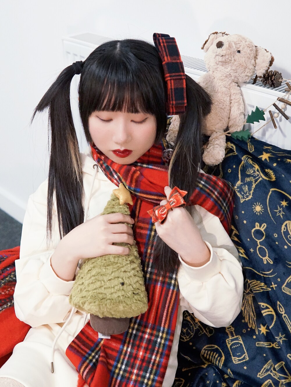 「春服デビュー宣言、春服コーデ、epine」｜「epineのEe embroidery hoodie onepiece（ワンピース、ホワイト系）」を使った、yiwu_samaさん（レディース・160cm）の春コーディネートの3枚目の写真