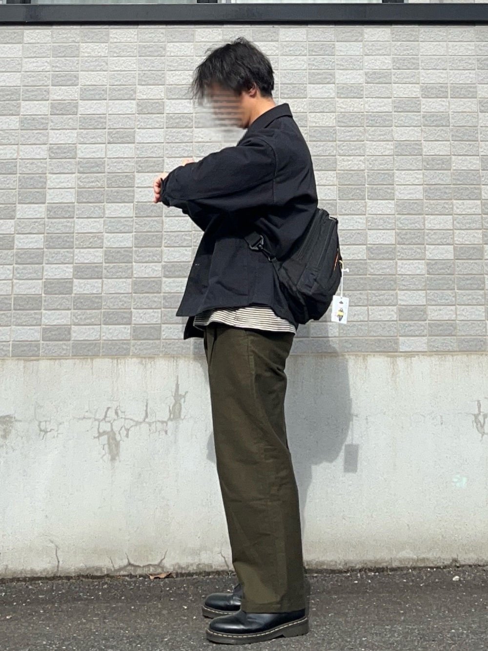 「ワイドパンツ、JW Anderson x UNIQLO」｜「Dr. MartensのDr.Martens ドクターマーチン 1461Z 3EYE GIBSON SHOE 3ホール ギブソン シューズ 11838002 BLACK（ブーツ、ブラック系）」を使った、PETRUCCIさん（メンズ・160cm）の秋コーディネートの2枚目の写真
