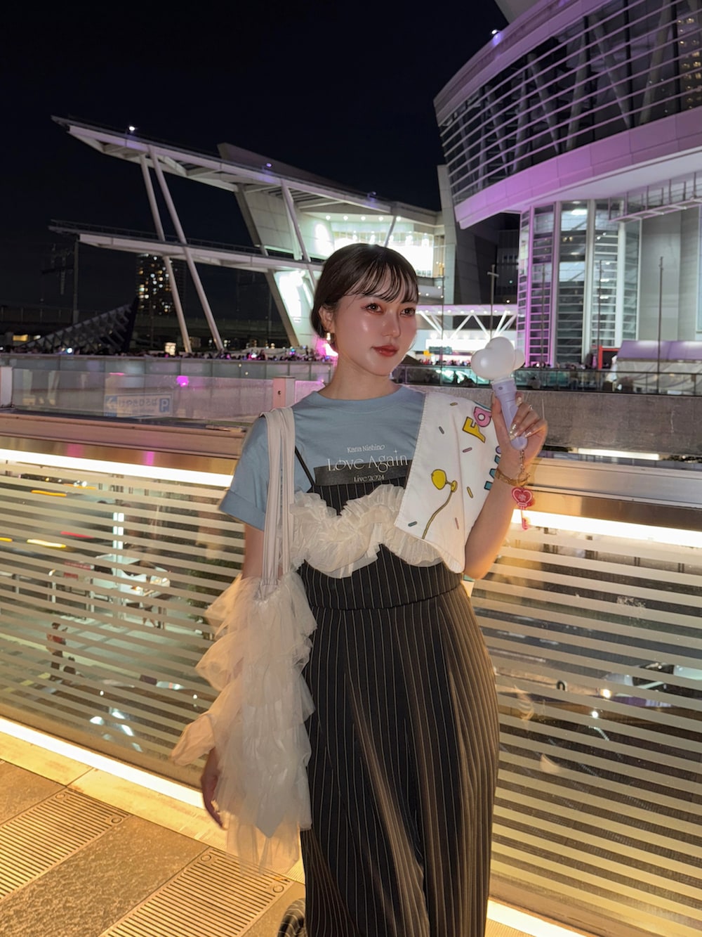 その他のつなぎ/オールインワン、ホワイト系のスニーカーを着用したレディースの夏コーディネートの2枚目の写真