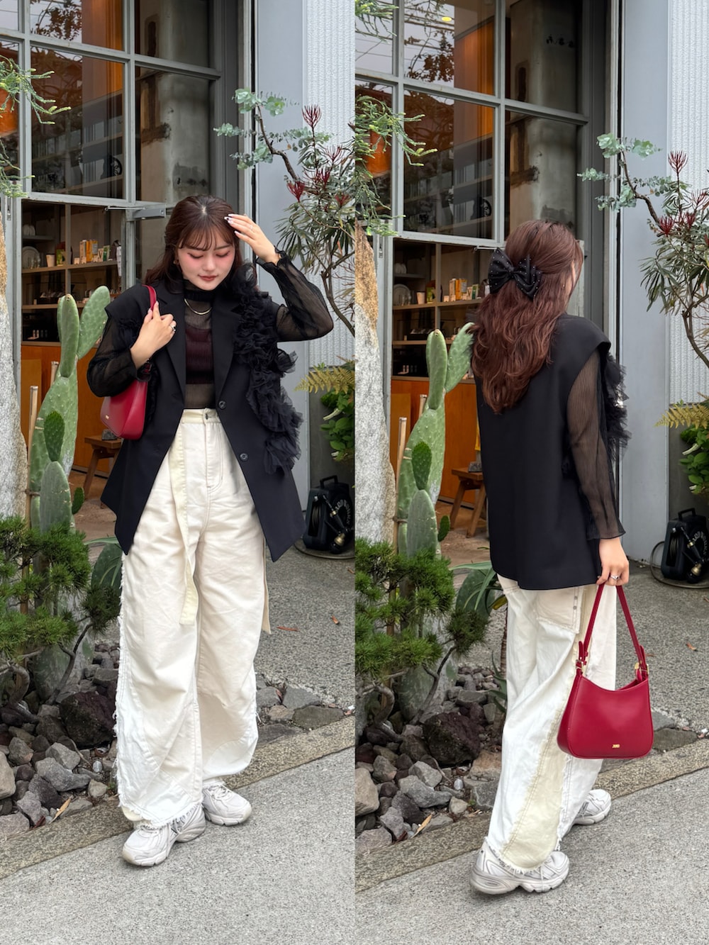 ブルー系のデニムパンツ、ブラック系のハンドバッグ、ホワイト系のTシャツ/カットソーを着用したレディースの夏コーディネートの5枚目の写真