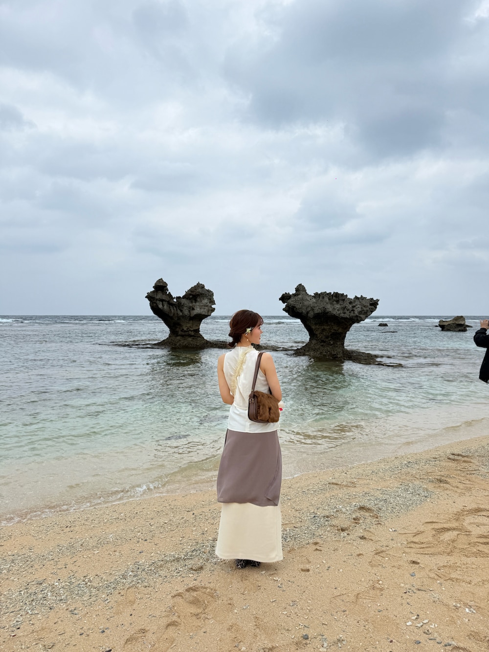 その他のパンプスを着用したレディースの冬コーディネートの4枚目の写真