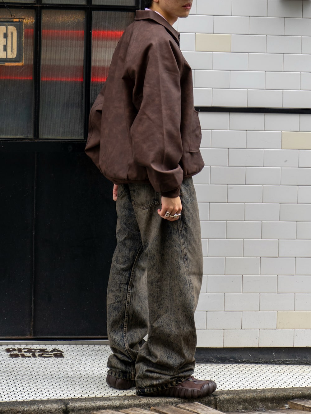 junさんの「【FFEIN(フェイン)】ヴィンテージライクフェイクレザージャケット / 合皮 ブルゾン ジップ オーバーサイズ（FFEIN）」を使ったコーディネートの5枚目の写真