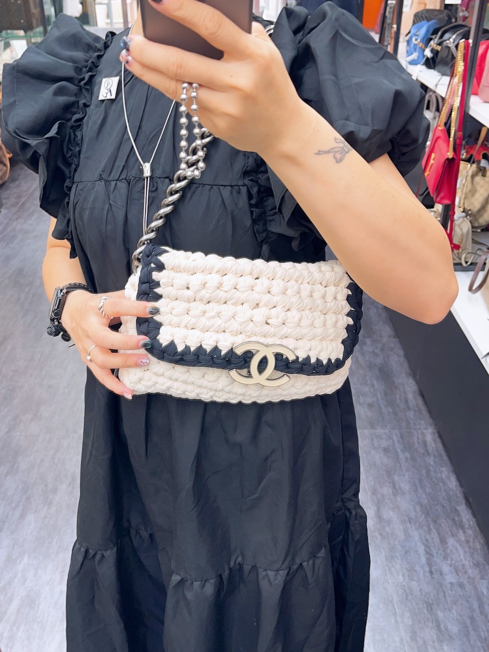 「vintage、女子会コーデ」｜「CHANELのアイテム（バッグ、ホワイト系）」を使った、Mさん（骨格ストレート・レディース・161cm）の夏コーディネートの2枚目の写真