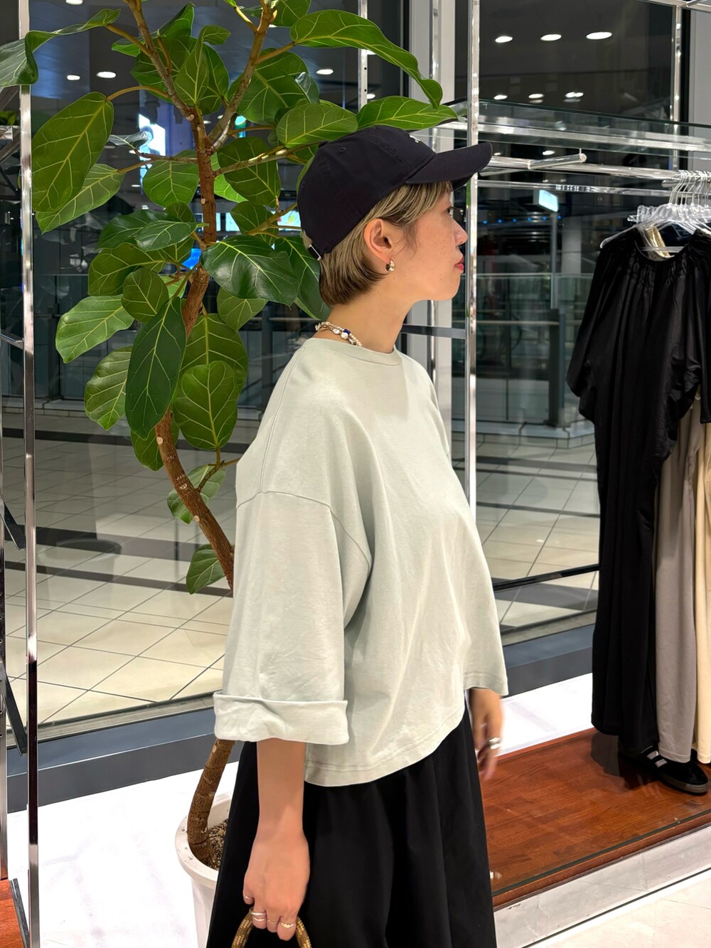 「プチプラ、秋服準備はじめました、シンプルスタイル、オトナカワイイ」｜「NOMADISのアイテム（バッグ、レッド系）」を使った、MINAMIさん（レディース・158cm）の夏コーディネートの3枚目の写真
