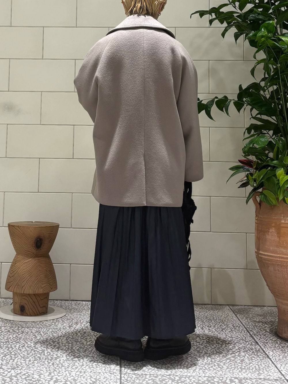 「冬アウター、最近のいい感じコーデ、きれいめカジュアル、冬コーデ、お出かけコーデ、秋冬コーデ」｜「TICCAのTICCA　ピーコート（ピーコート、ベージュ系）」を使った、MINAMIさん（レディース・158cm）の秋コーディネートの3枚目の写真