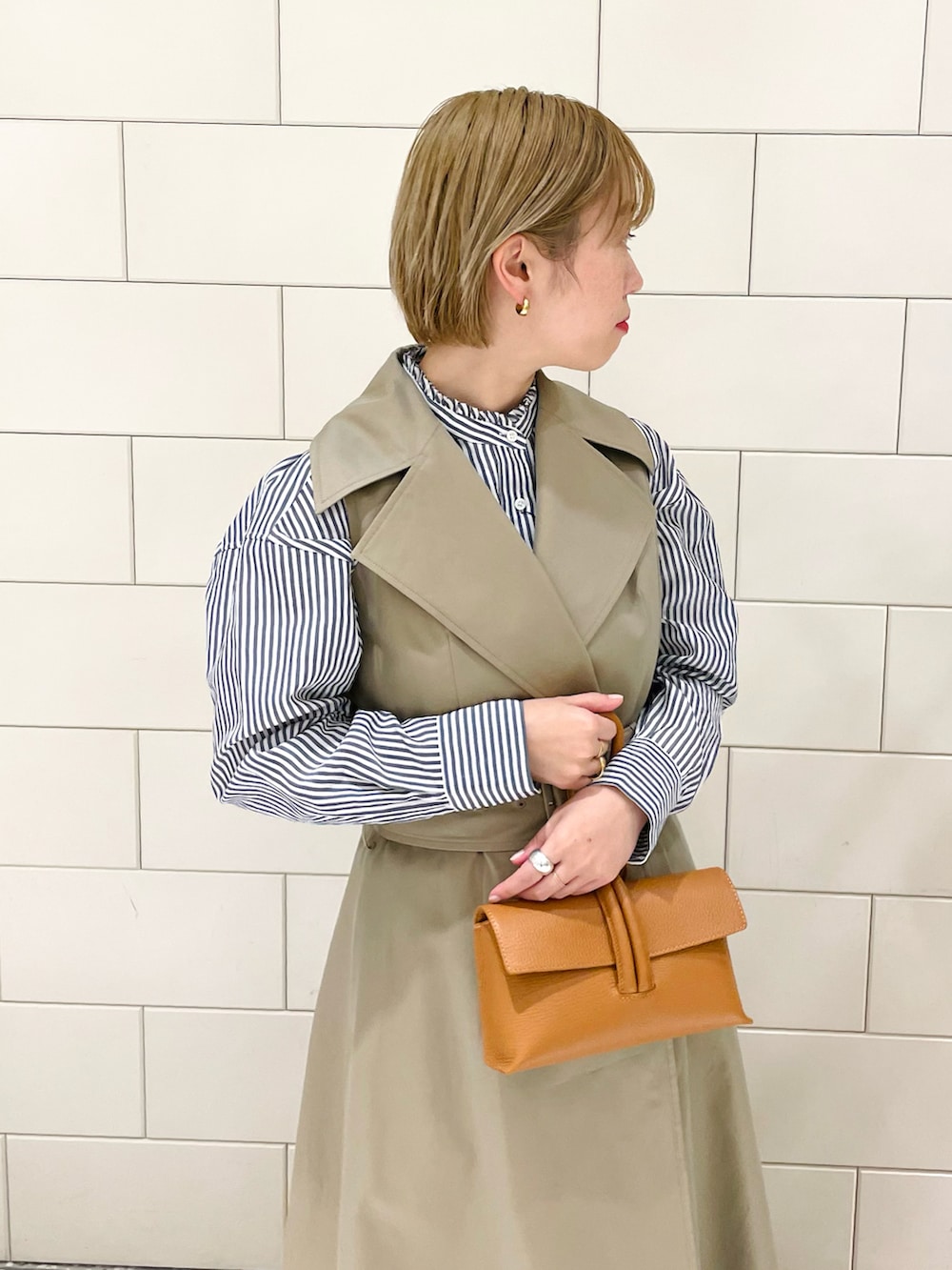 「春服みてみて、今日のコーデ、ストライプ、シャツワンピ、ワンピース、ロングワンピース、レイヤードスタイル、オレンジ、ニットパンツ、プチプラ、カラー×コーデ」｜「Dessin de Modeのアイテム（ワンピース/ドレス、ベージュ系）」を使った、MINAMIさん（レディース・158cm）の春コーディネートの3枚目の写真