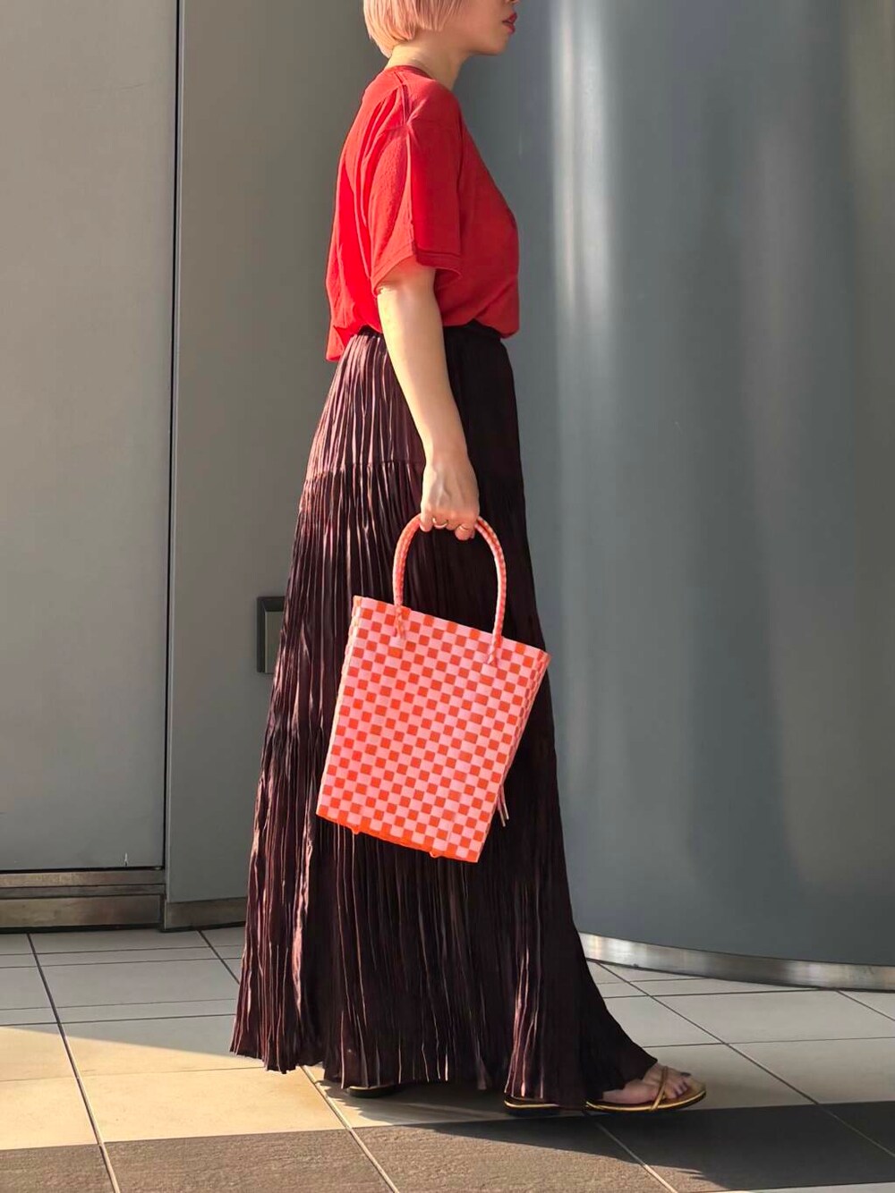 「大人カジュアル、ロングスカート、きれいめカジュアル、URBANRESEARCH、シンプルコーデ、サンダル、夏コーデ、newarrival、サンダルコーデ、骨格ウェーブ、ウェーブ×ブルベ夏、洒落見えカットソーコーデ」｜「SMELLYのSMELLY so’　grain necklace（ネックレス、ゴールド系）」を使った、MINAMIさん（レディース・158cm）の夏コーディネートの2枚目の写真