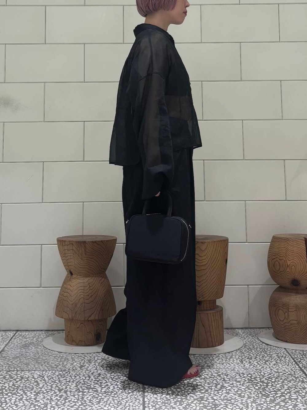「ワントーンコーデ、大人カジュアル、URBANRESEARCH、シンプルコーデ、newarrival、休日スタイル、韓国ファッション、シアートップス、旅行コーデ、骨格ウェーブ、ウェーブ×ブルベ夏、私のイチ推しブランド、初夏のお出掛けコーデ、過ごしやすい」｜「URBAN RESEARCHのSwim URBAN RESEARCH　スイム2WAYブラ（水着、グレー系）」を使った、MINAMIさん（レディース・158cm）の春コーディネートの3枚目の写真