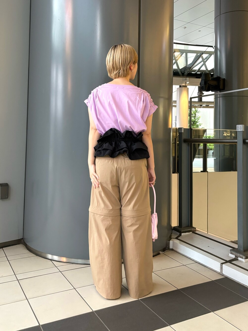 「お出かけコーデ、レイヤードスタイル、デートコーデ、休日スタイル、パステルカラー、プチプラ、韓国ファッション、プチプラコーデ」｜「LAATOのアイテム（トップス、ピンク系）」を使った、MINAMIさん（レディース・158cm）の春コーディネートの2枚目の写真