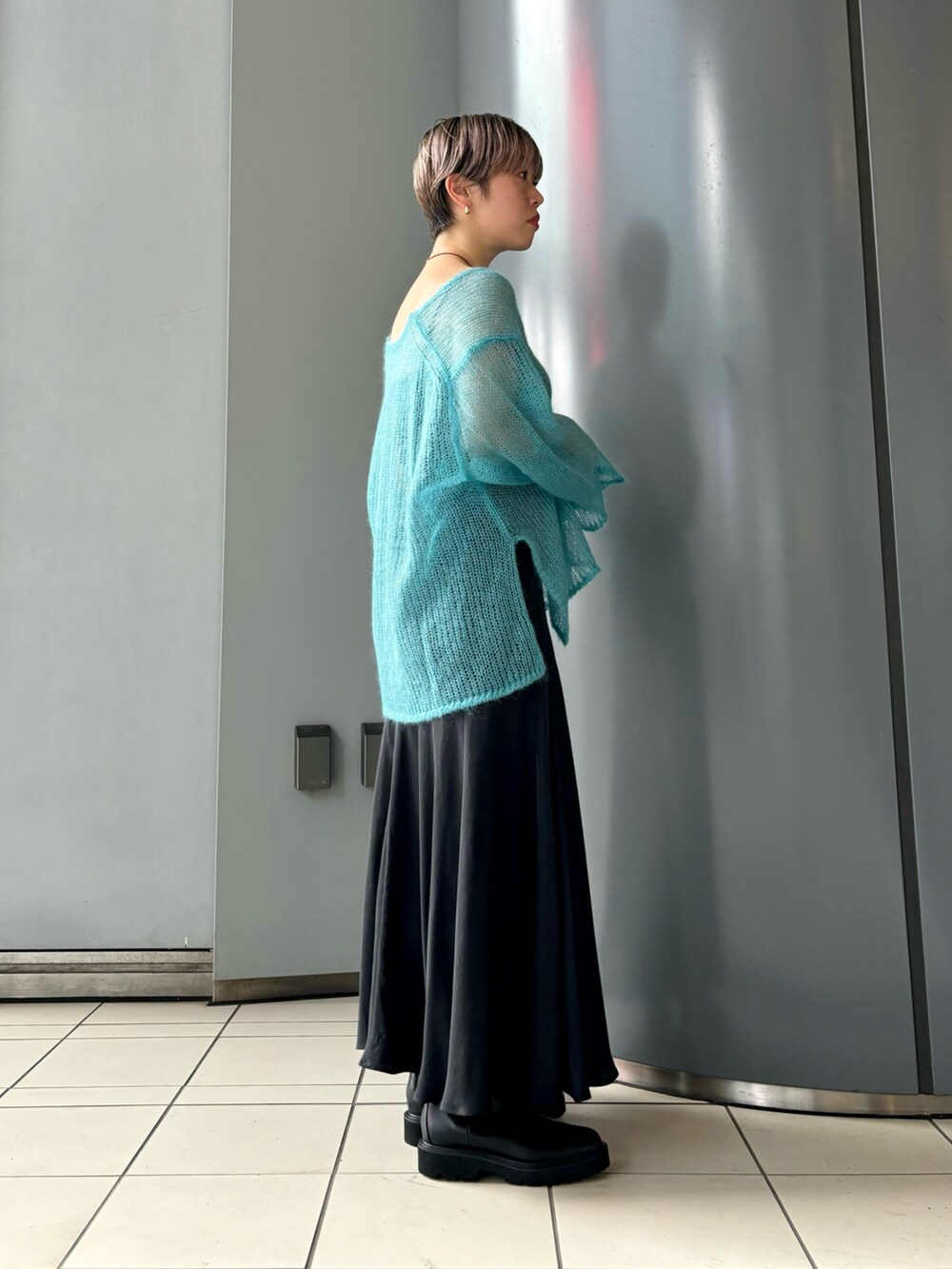 「淡色コーデ、秋服準備はじめました、デートコーデ、休日スタイル、シアートップス、ロングスカート、秋コーデ、instagram」｜「URBAN RESEARCH ROSSO WOMENのシアーモヘアVネックプルオーバー（ニット/セーター、ブルー系）」を使った、MINAMIさん（レディース・158cm）の秋コーディネートの2枚目の写真