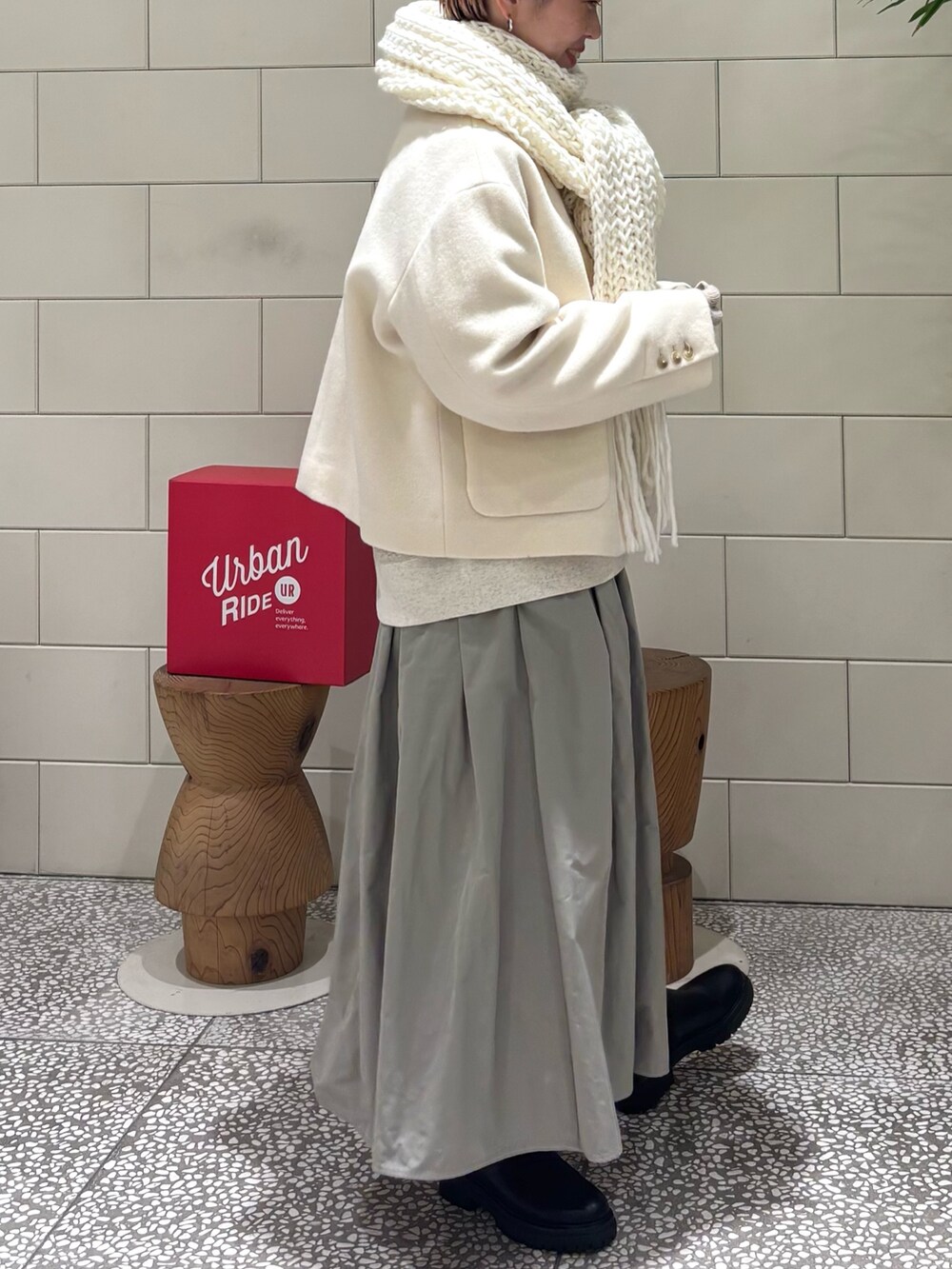 MINAMIさんの「Fratelli Talli　フリンジニットマフラー（FRATELLI TALLI）」を使ったコーディネートの2枚目の写真