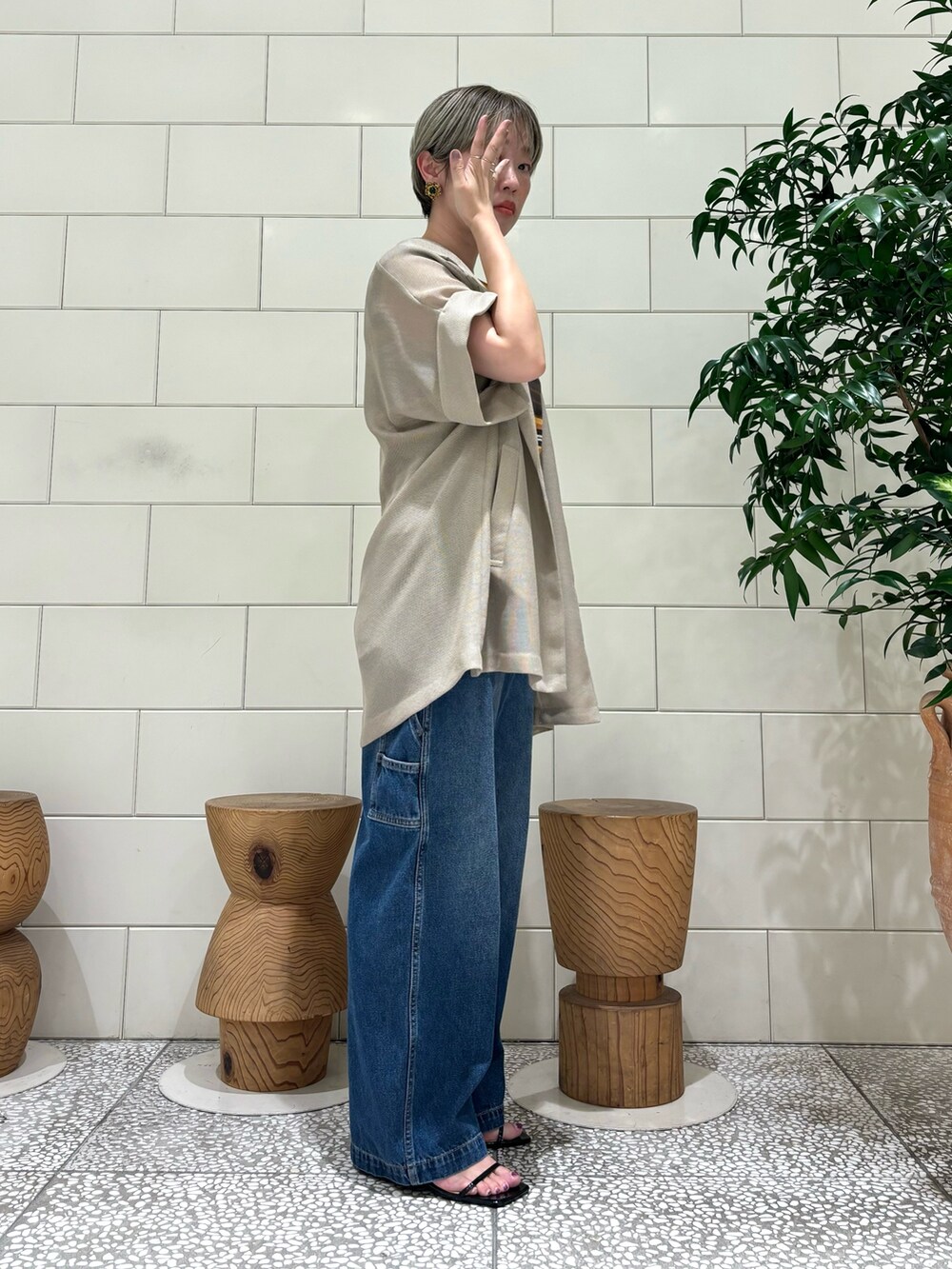 「スポーツミックス、休日スタイル、夏コーデ、ボーダー、デニム」｜「URBAN RESEARCHのメッシュハーフスリーブジャケット（テーラードジャケット、ベージュ系）」を使った、MINAMIさん（レディース・158cm）の夏コーディネートの2枚目の写真
