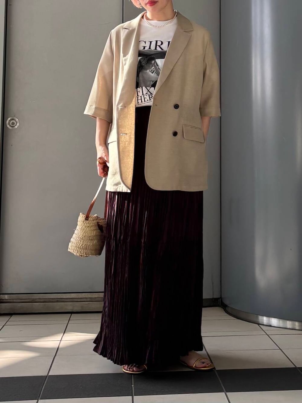 「大人カジュアル、ロングスカート、きれいめカジュアル、URBANRESEARCH、シンプルコーデ、サンダル、夏コーデ、newarrival、休日スタイル、サンダルコーデ、お出かけコーデ、骨格ウェーブ、ウェーブ×ブルベ夏、寒暖差対策アイテム」|「URBAN RESEARCHのシアーメッシュハーフスリーブジャケット(その他アウター、ベージュ系)」を使った、MINAMIさん(レディース・158cm)の夏コーディネートの2枚目の写真