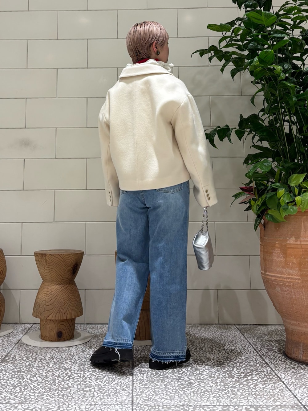「タートルネック、フリース、最近のいい感じコーデ、お出かけコーデ、ホワイトコーデ、冬コーデ」｜「URBAN RESEARCHのウールモッサショートコート（その他アウター、ホワイト系）」を使った、MINAMIさん（レディース・158cm）の冬コーディネートの3枚目の写真