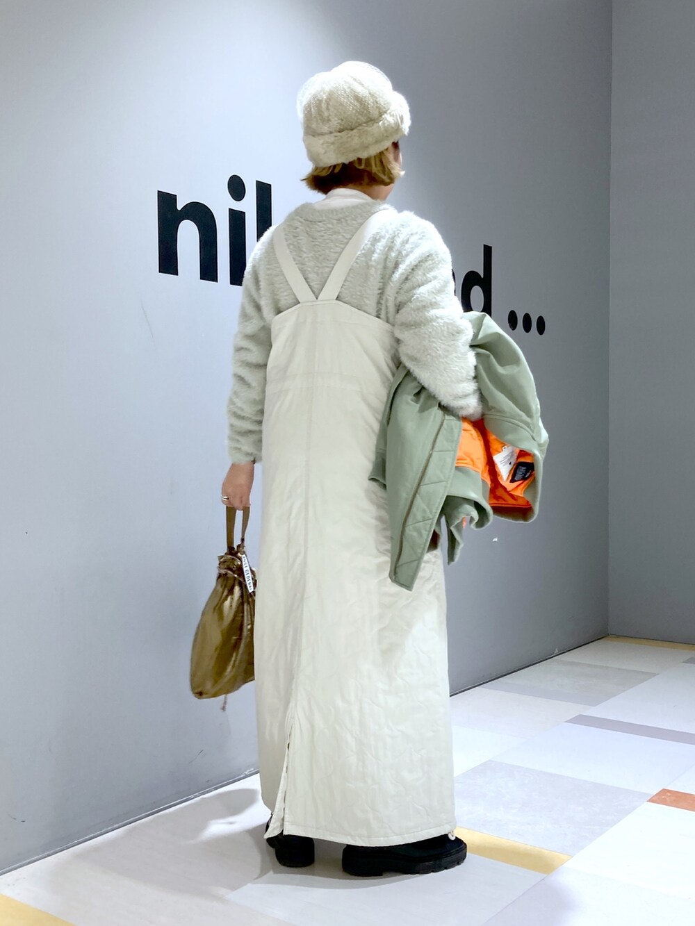 「ニコアンド(niko and...)、ニコアンド、ワンピース、シャギーニット」｜「niko and...のアイテム（ニット/セーター、ホワイト系）」を使った、タゾエさん（レディース・156cm）の秋コーディネートの2枚目の写真