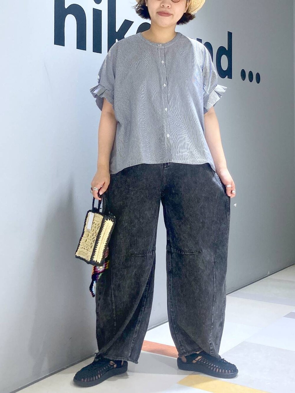 「低身長、体型カバー、ユニセックス」｜「niko and...のオリジナル2WAYトートチェンジショルダーバッグ（ショルダーバッグ、ブラック系）」を使った、タゾエさん（レディース・155cm）の夏コーディネートの2枚目の写真