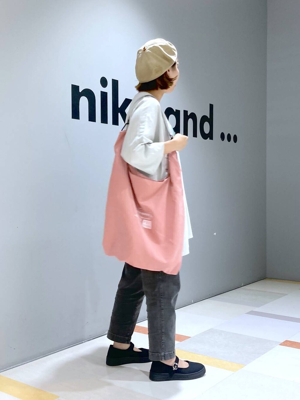 「低身長、体型カバー、ユニセックス」｜「niko and...の【Henri Matisse(アンリ・マティス)】マティスアートプリントTシャツ（Tシャツ/カットソー、グレー系）」を使った、タゾエさん（レディース・155cm）の夏コーディネートの2枚目の写真