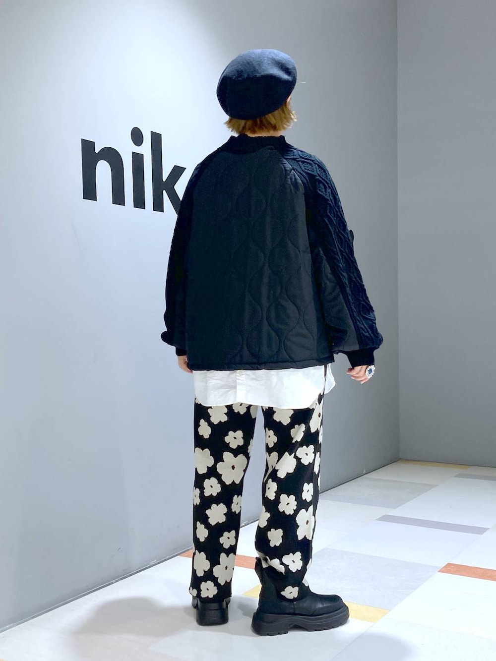 「低身長、体型カバー、ユニセックス」｜「niko and...のなめらかタッチニットパンツ（その他パンツ、グレー系）」を使った、タゾエさん（レディース・155cm）の冬コーディネートの3枚目の写真