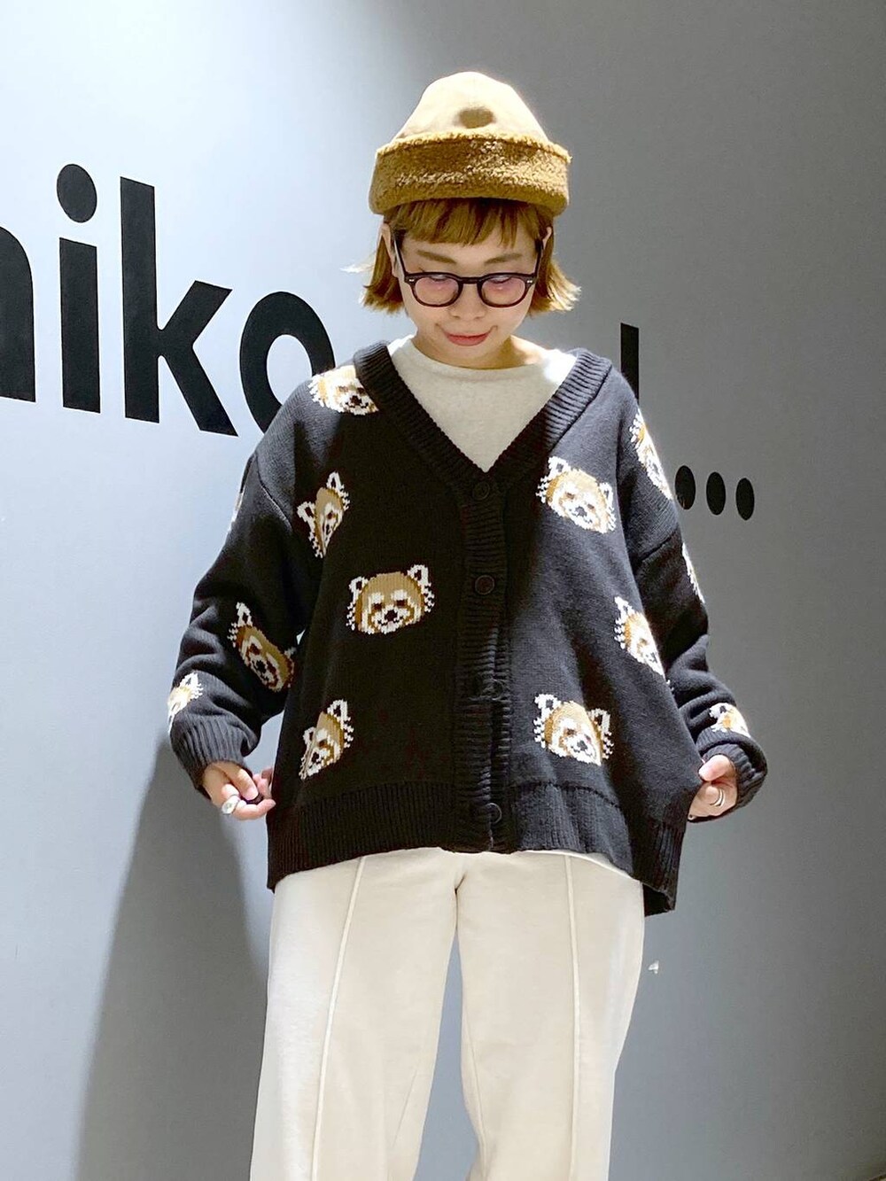 「低身長、体型カバー、ユニセックス」｜「niko and...のラビットタッチベロアパンツ（その他パンツ、ベージュ系）」を使った、タゾエさん（レディース・155cm）の秋コーディネートの2枚目の写真
